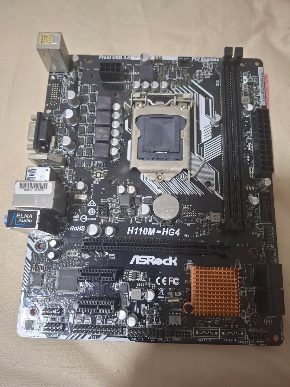 Placa-mãe ASRock H110M-HG4 (LGA 1151) com defeito + caixa original