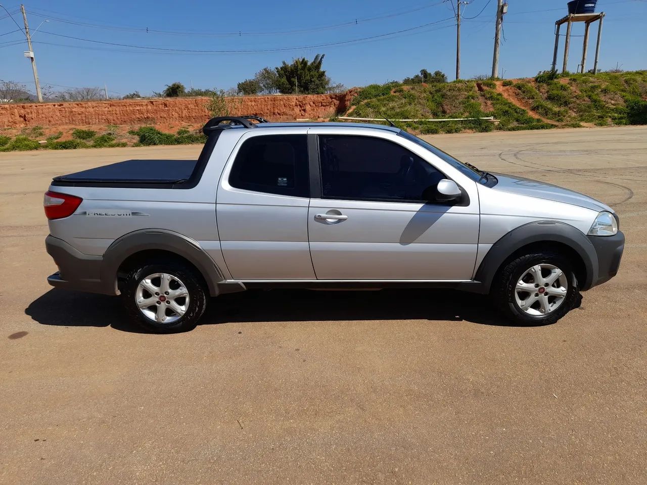 Fiat Strada Freedom 1.4 Flex 8V CD 2019 - Foto 2