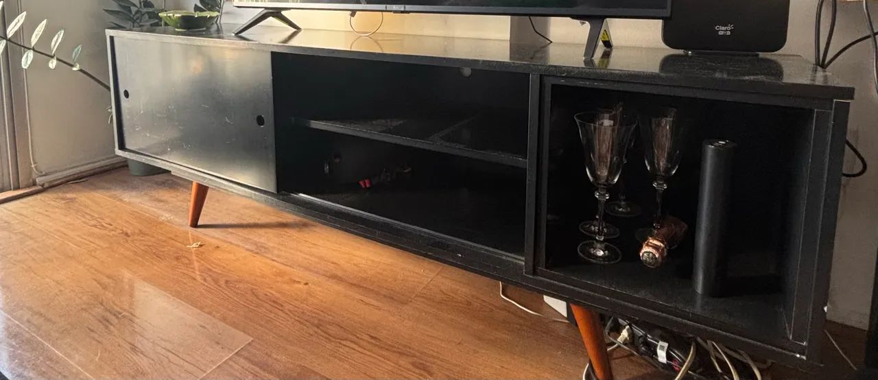 Rack Estilo retrô preto com pés palito - Foto 2