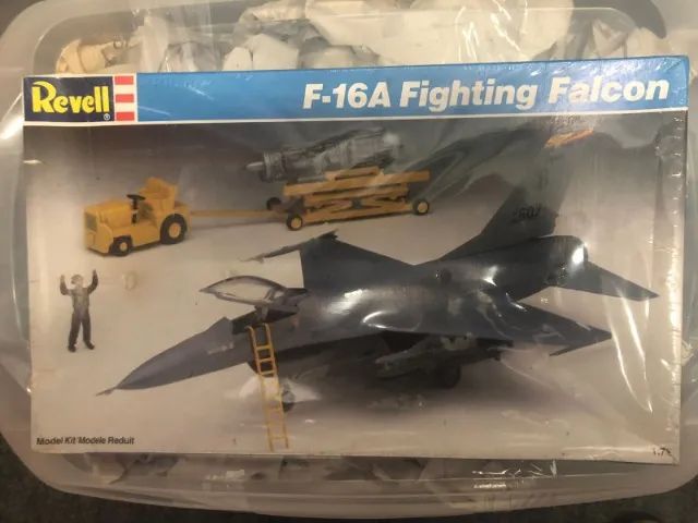 Kit de montar Revell - F-16A FIGHTING FALCON