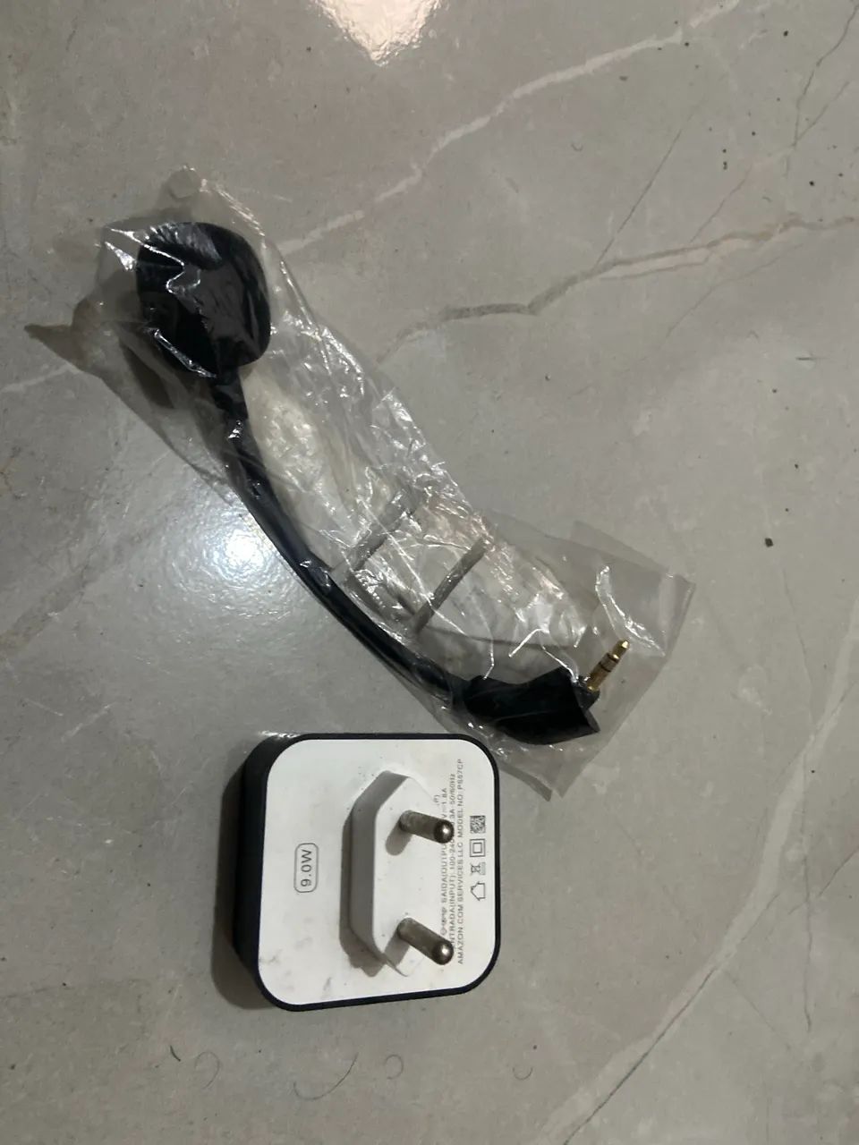 Microfone headset hyperx cloud e adaptador de energia para Kindle