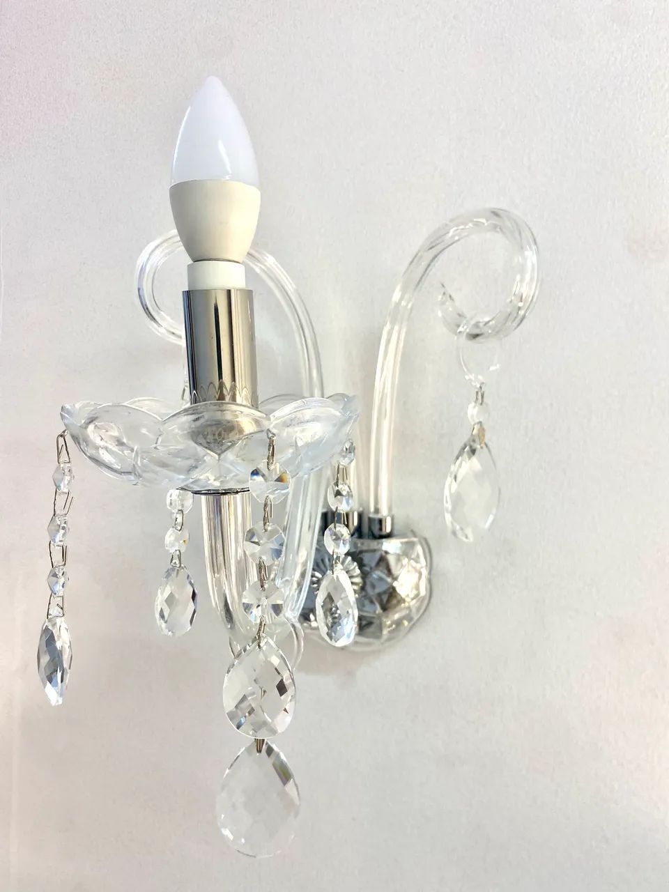 Arandela cristal maria thereza 1 lampada com cristais e vidro - Foto 3