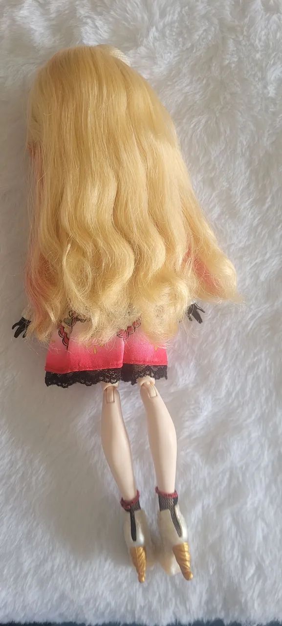Boneca Ever After High Apple hat tastic party - Foto 5