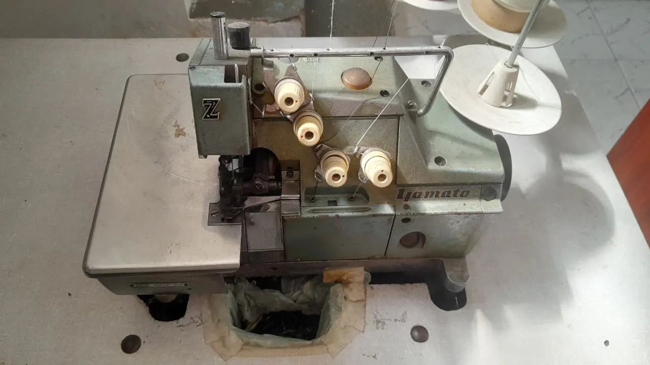 Maquina de Costura Industrial Galoneira e Overlock - Foto 4