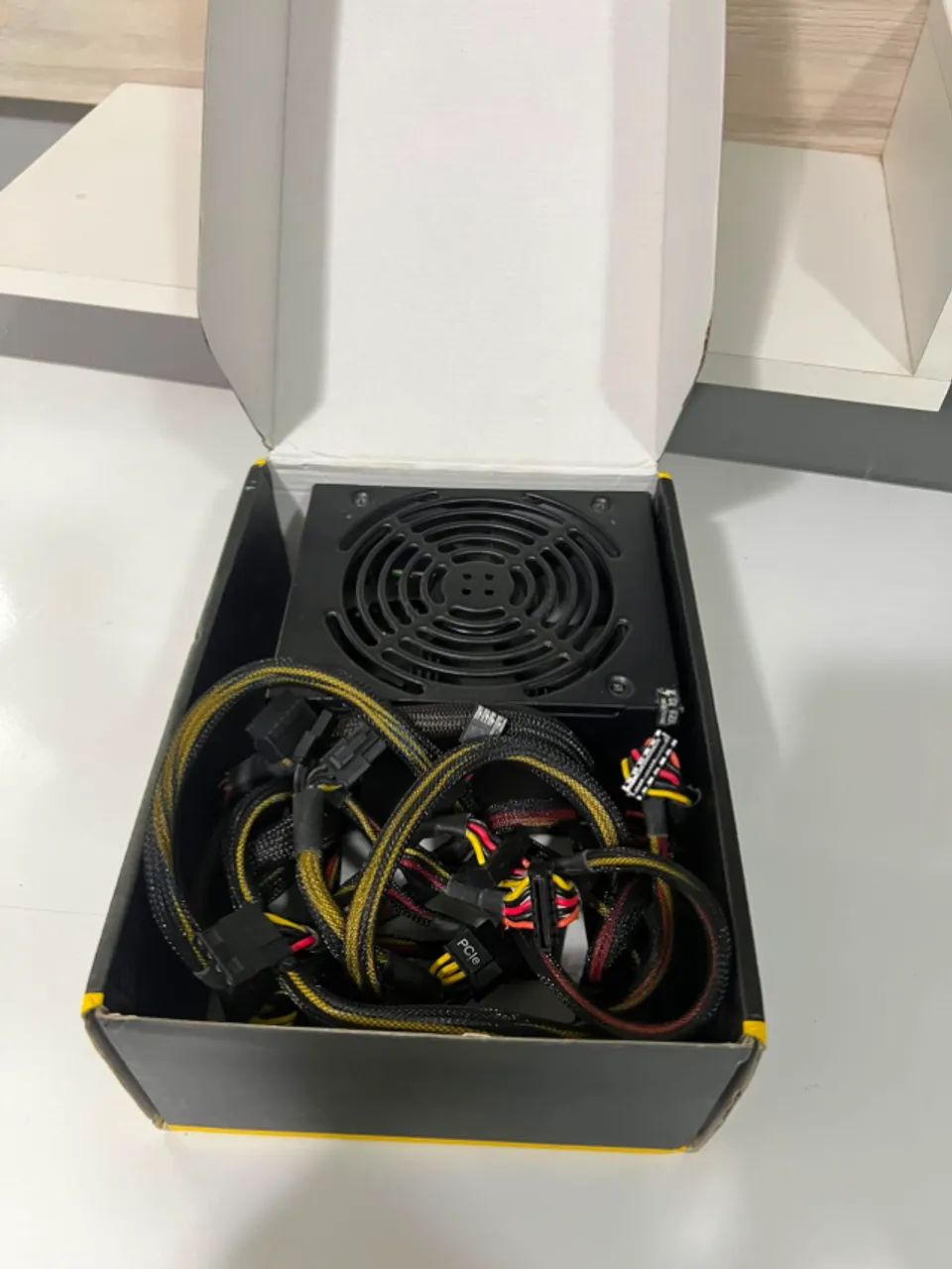 Fonte Corsair 450W 80Plus White - Foto 4