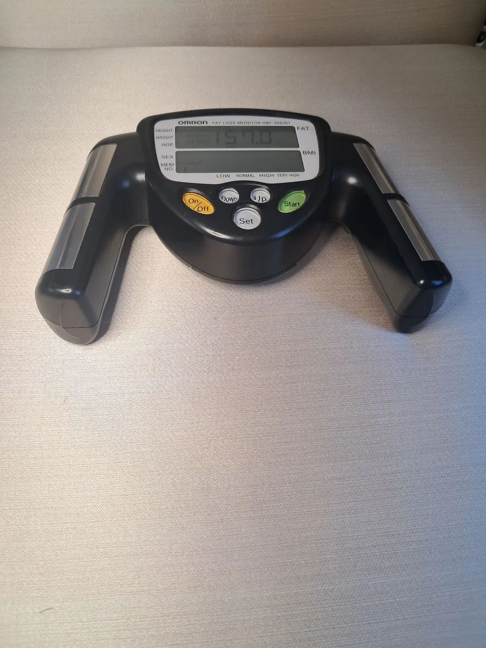Aparelho de BioImpedância Manual - Omron HBF - 306INT - Foto 3