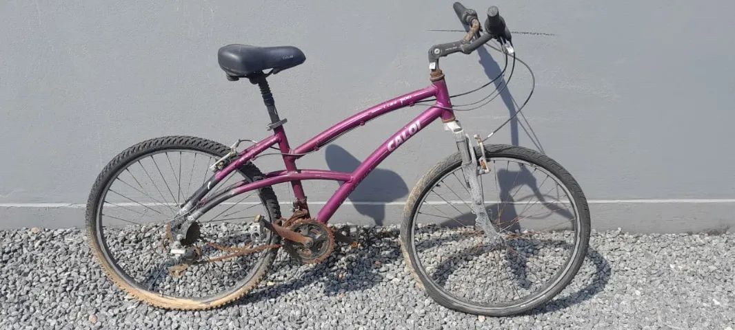 Bicicleta Caloi Roxa