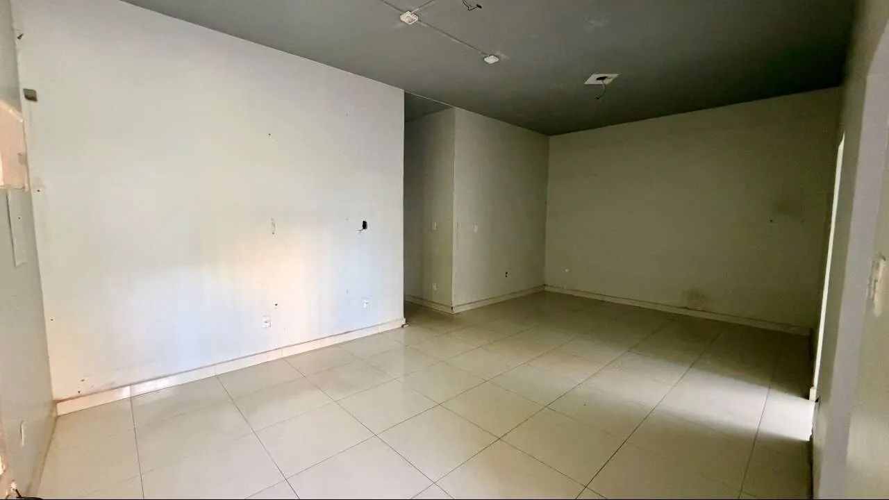 Casa Comercial para Aluguel no CentroSul  Cuiabá/MT | 5 Quartos, 2 Salas e 4 Vagas - Foto 2