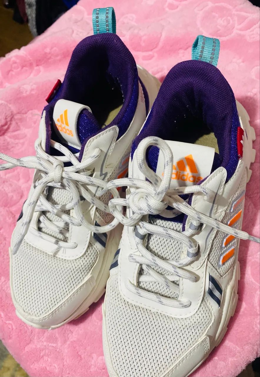 Tênis Adidas semi novo - Foto 6