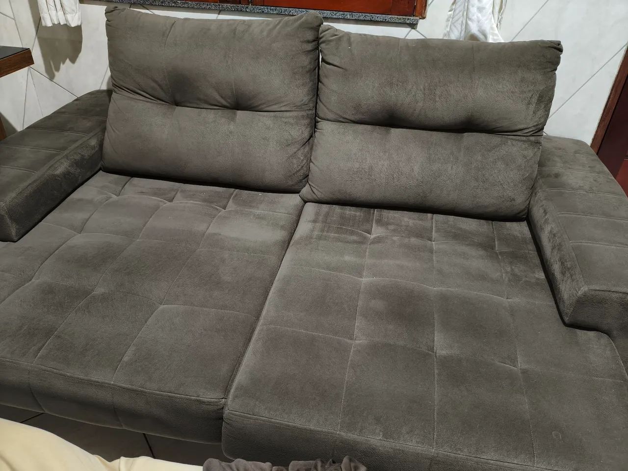 Sofá em Suede 3 lugares - Foto 3