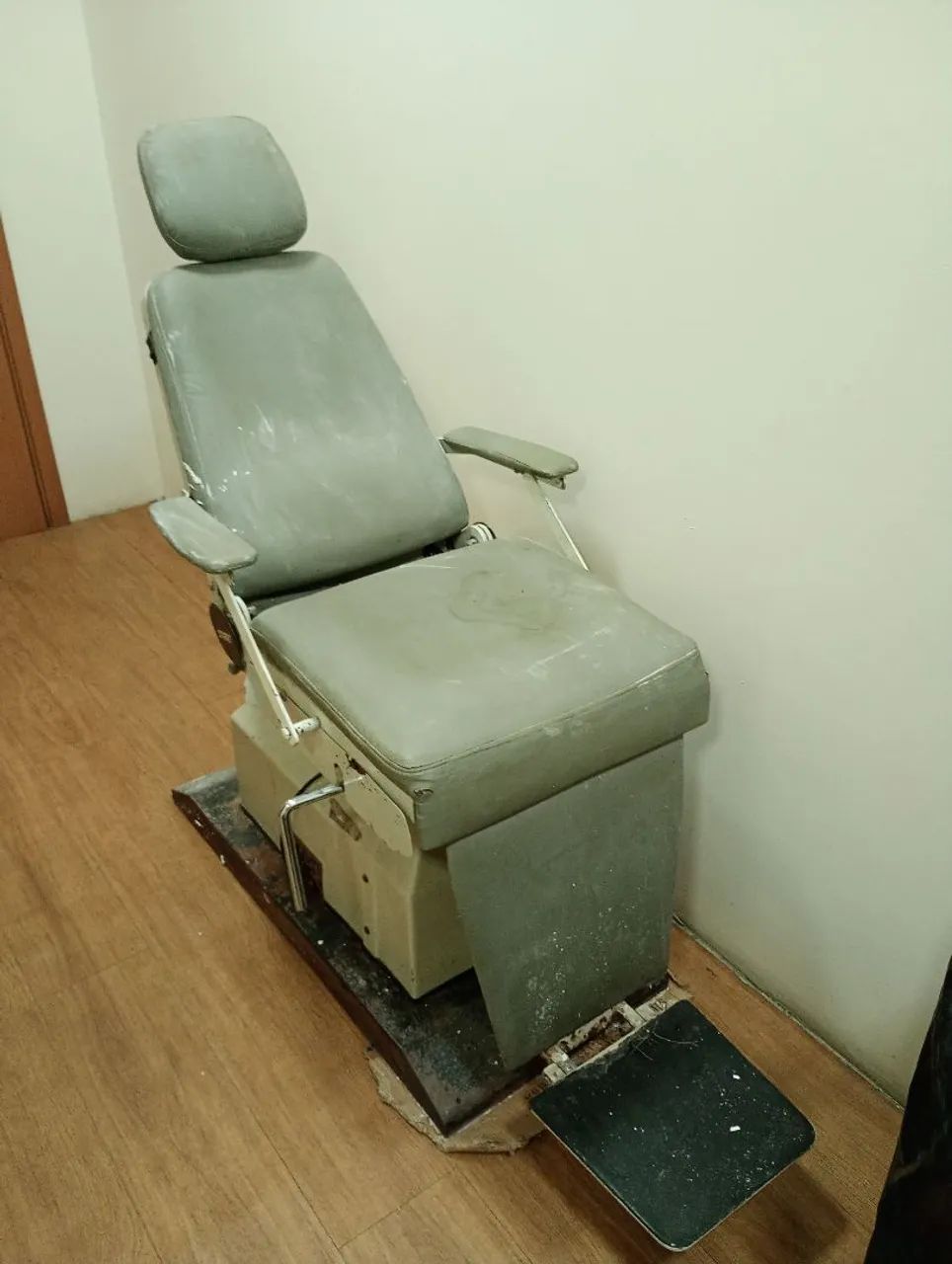 Cadeira de consultório médico  - Foto 4