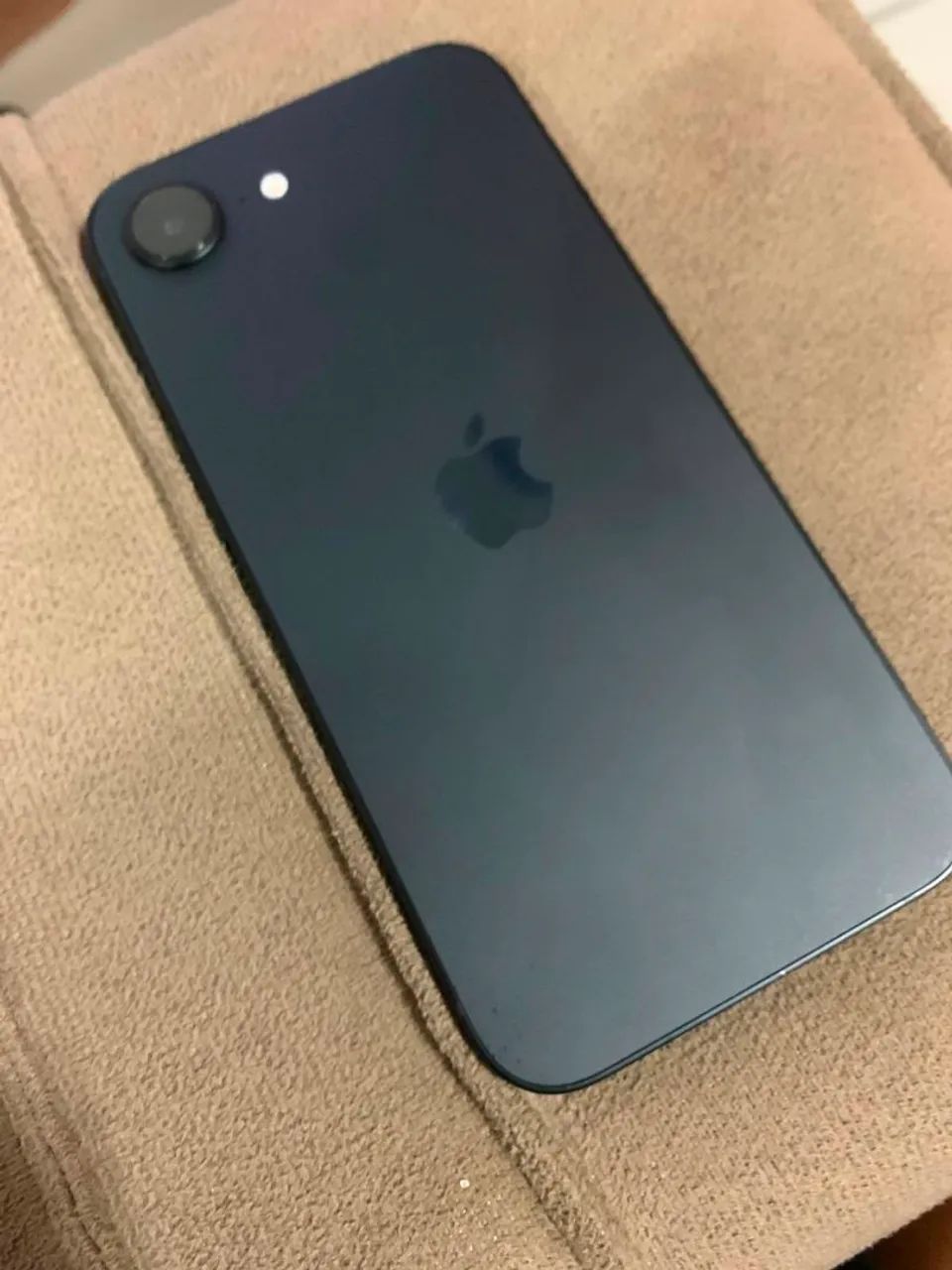 Vendo iPhone 16e Usado em excelentes condições - Foto 2