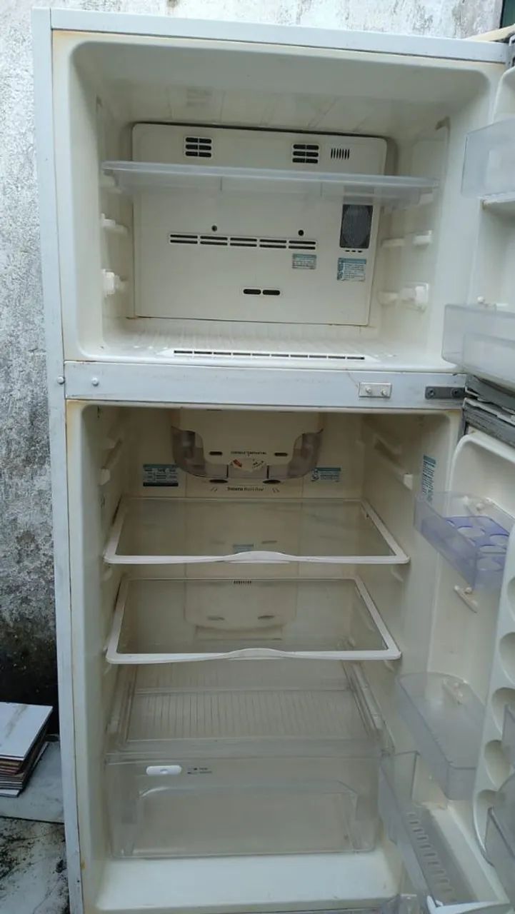 Geladeira Eletrolux, duas portas. - Foto 2