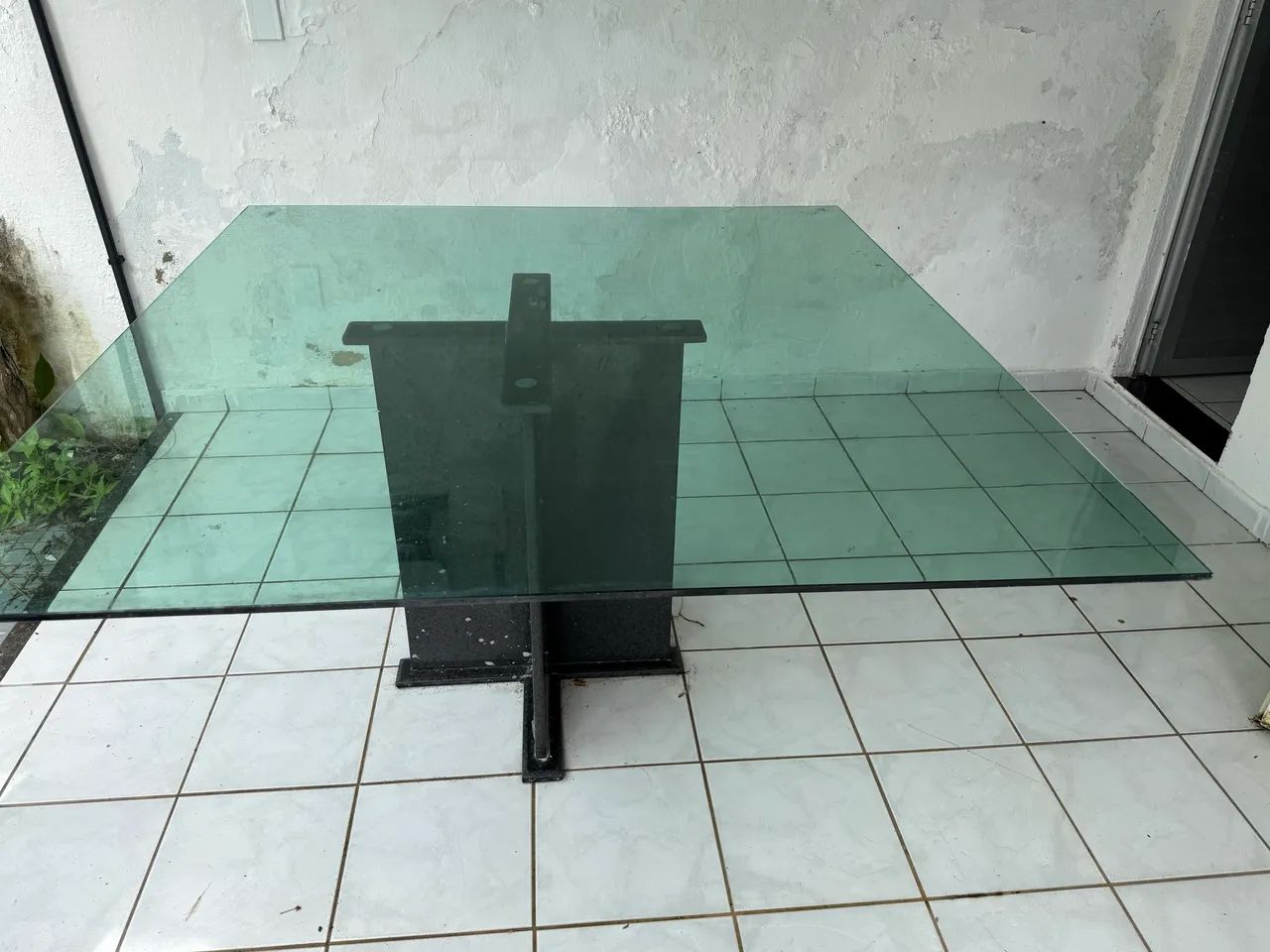 Preço de desapego - Mesa com base de Granito 