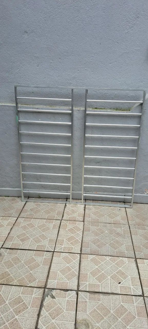 Grades de alumínio 