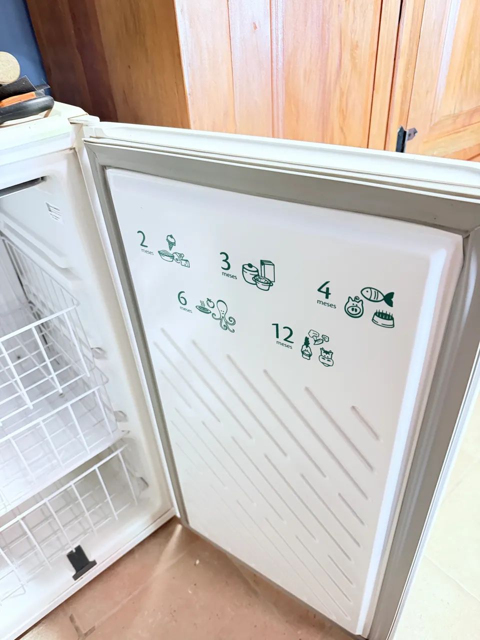 Freezer vertical mini 
