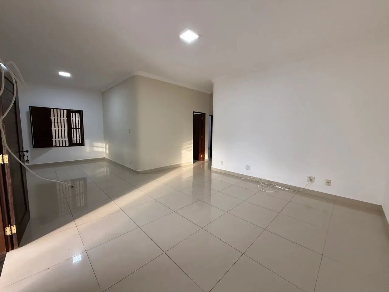 CASA EM CONCOMINIO NA RUA DO ARIRIZAL,3 QUARTOS SENDO 1 SUITE, VALOR: R$ 800.000,00