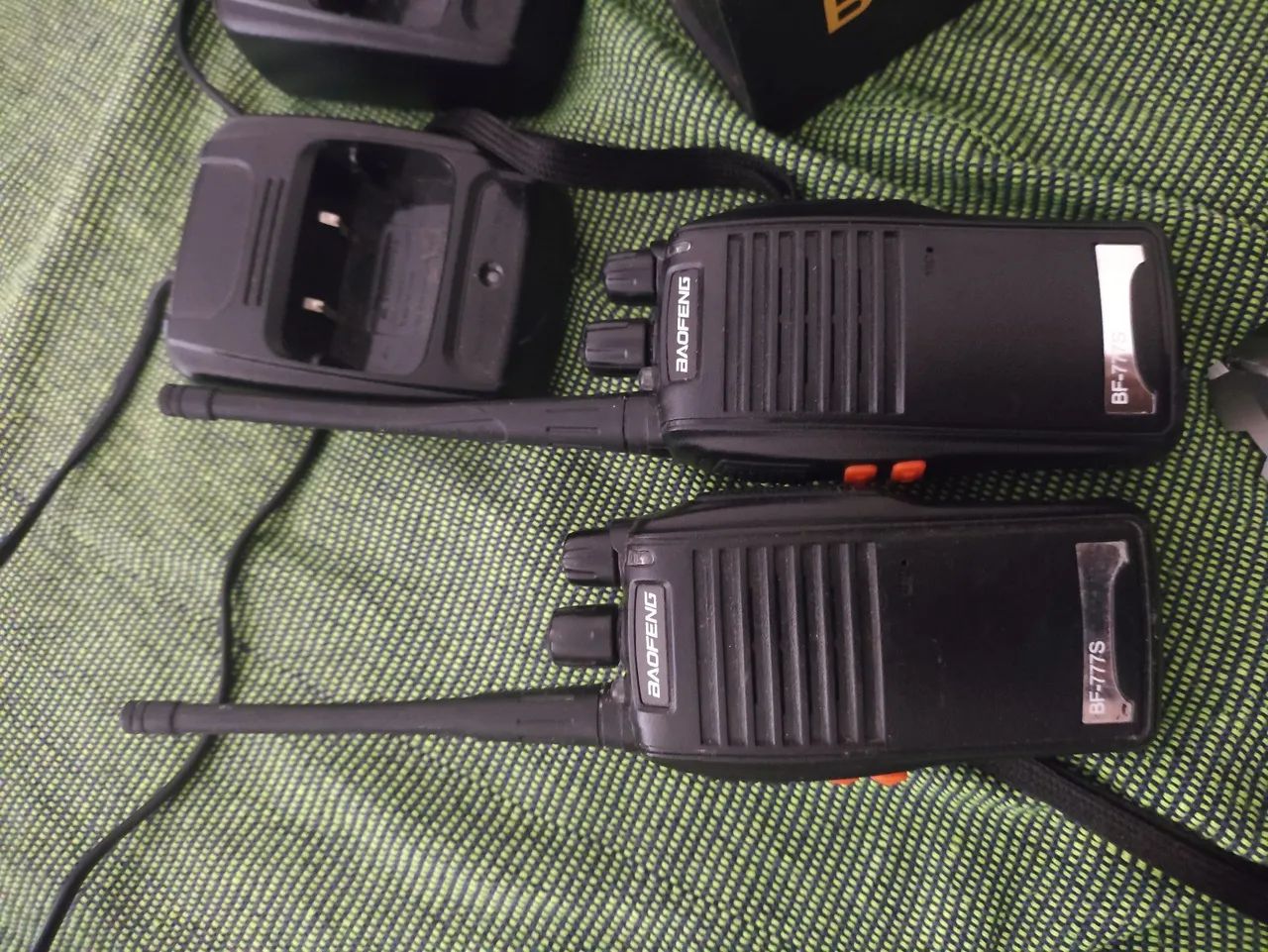 Radio comunicador e laterna - Foto 2