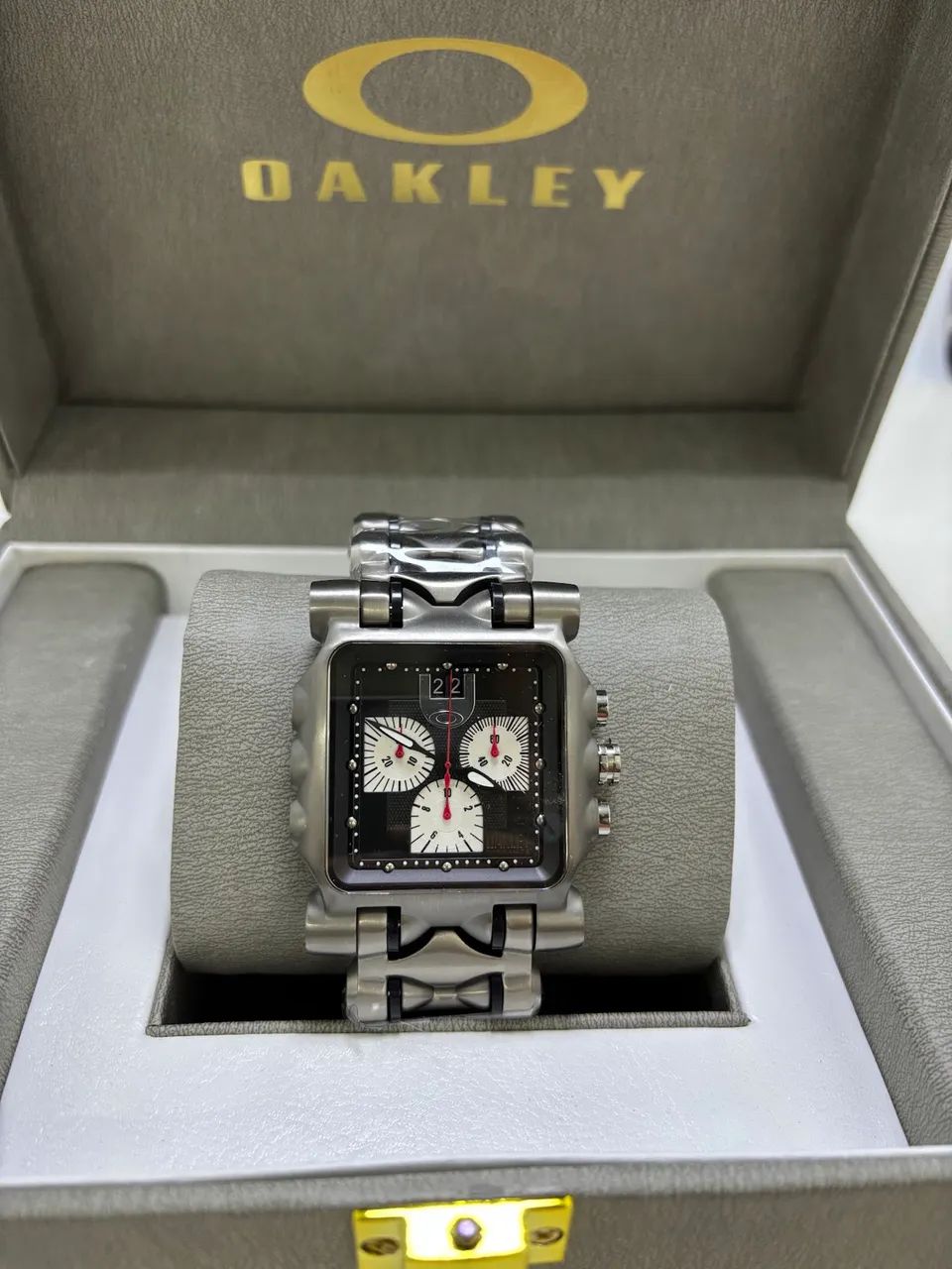 Relógio Oakley Minute Machini 