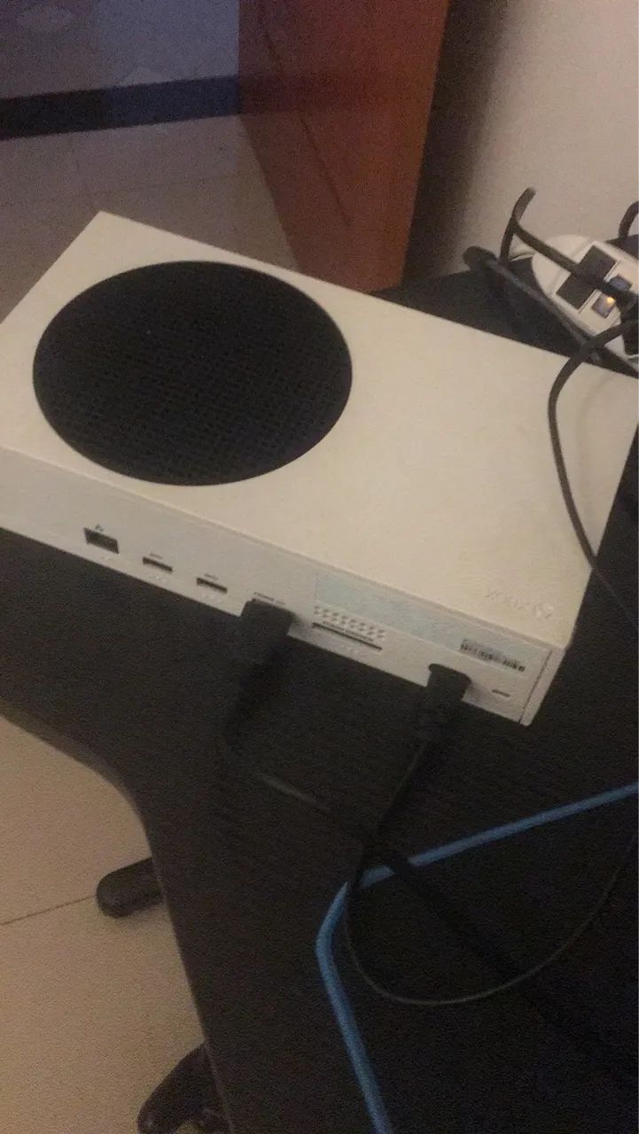 Xbox semi usado com gta minecraft e cuphead  - Foto 2