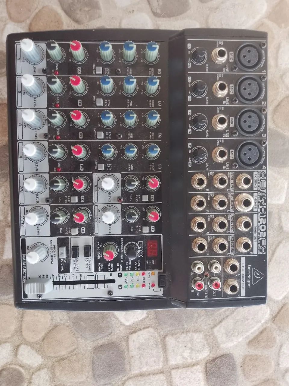 Mesa de som Behringer xenyx12 - Foto 2