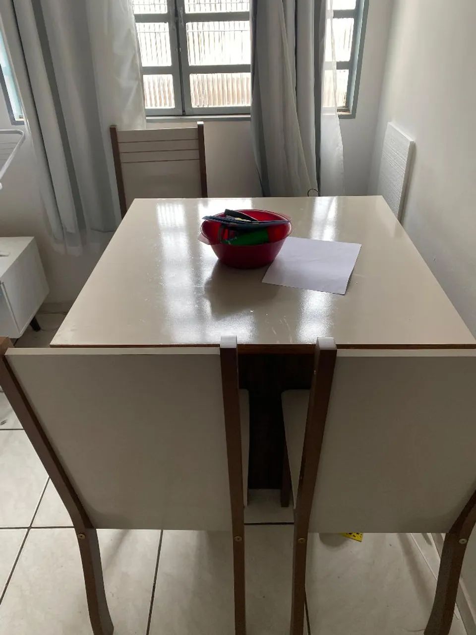 Mesa com cadeira471904592792791040