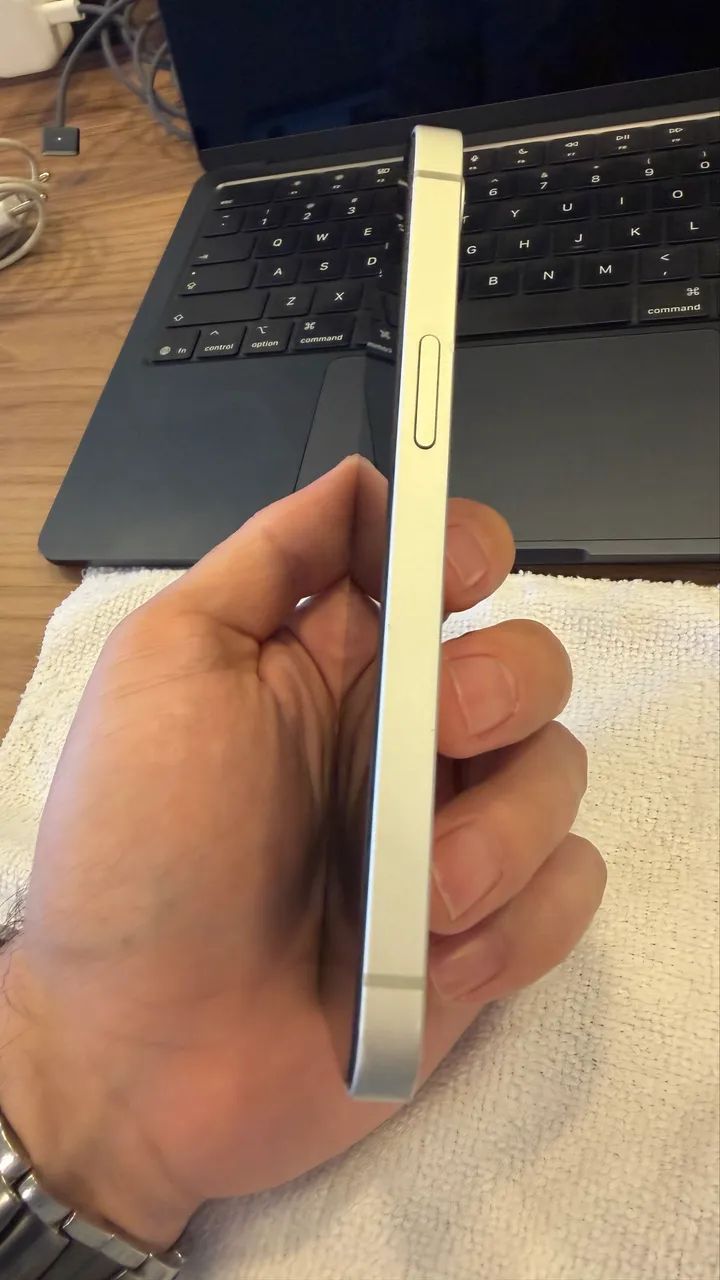 iPhone 16e 128 GB - Branco  - Foto 4