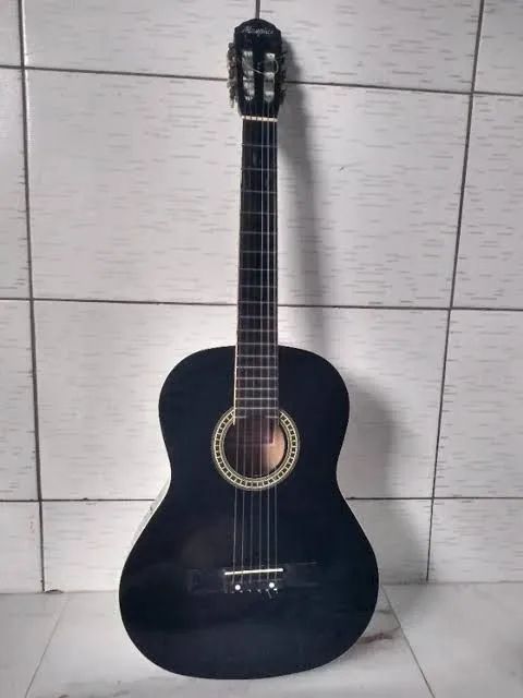 Violão preto 
