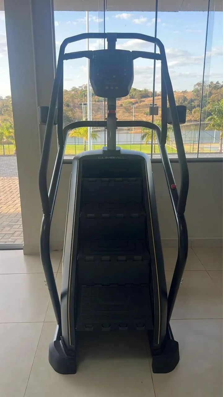Simulador de escada da Matrix ClimbMill