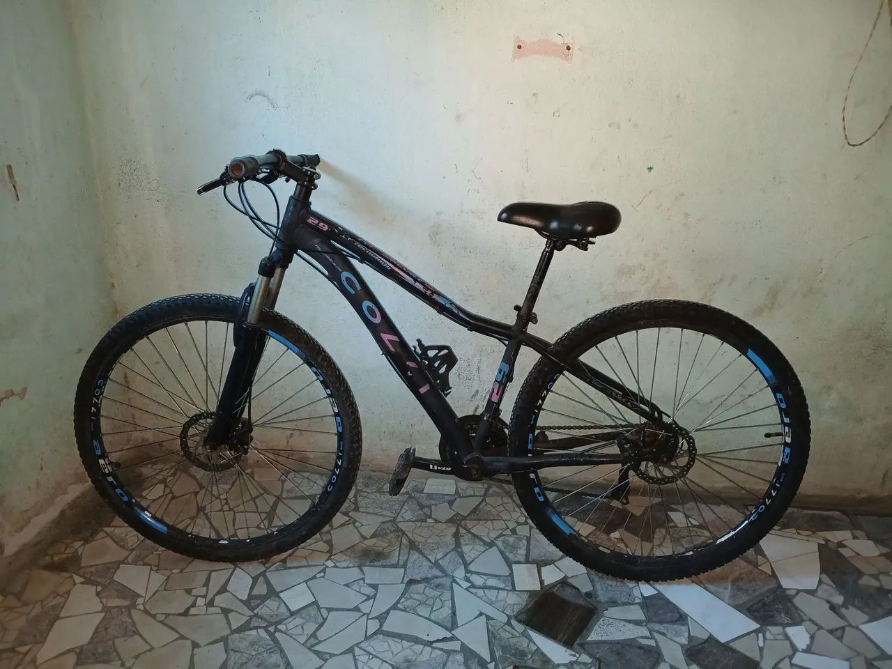 Vendo Bicicleta aro 29 Colli com documento - Foto 2