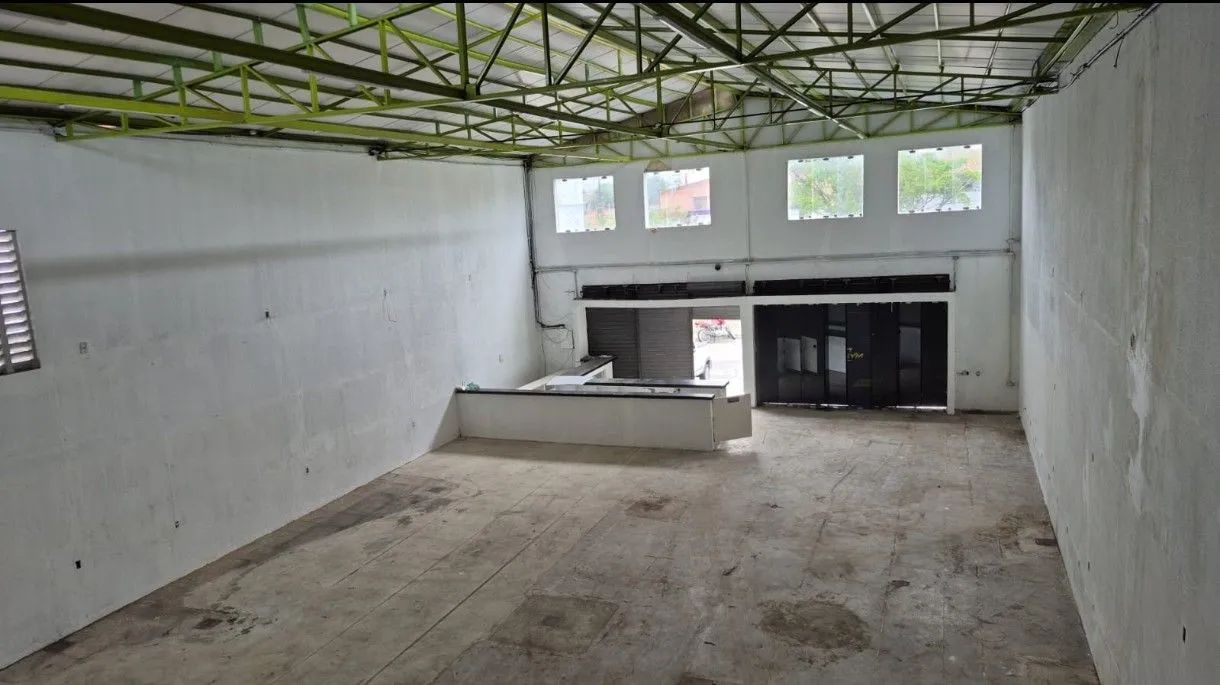 ALUGO PONTO COMERCIAL NA AV. VIENA WEYNE COM 380M2