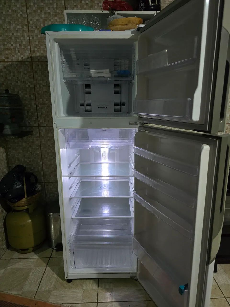 Refrigerador Panasonic NR BT40 - Foto 2