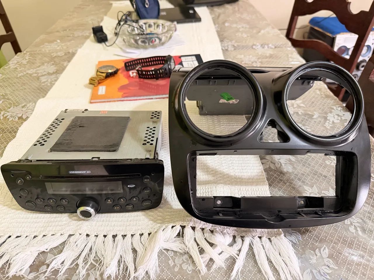 Rádio e moldura 