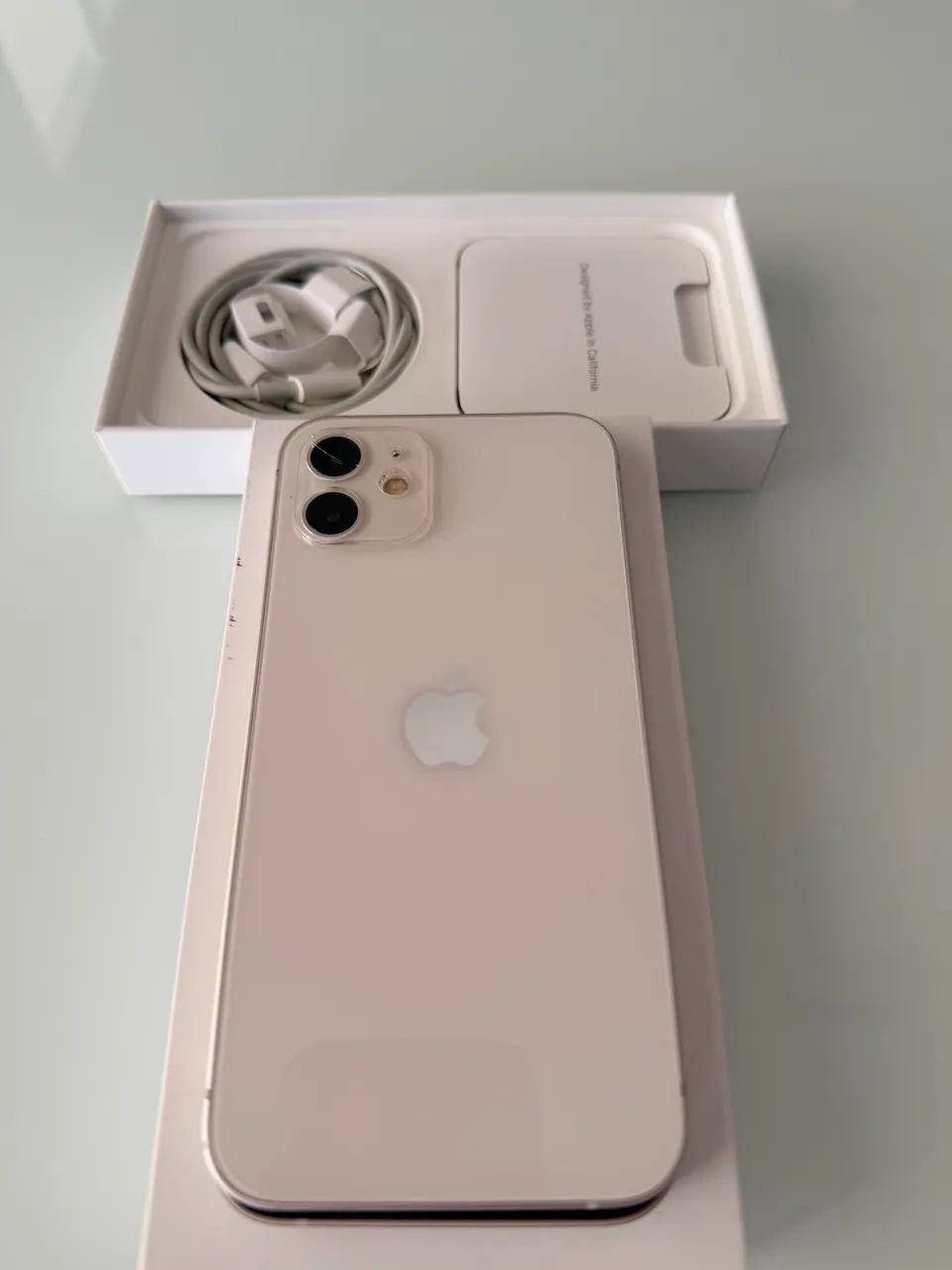iPhone 12 256GB na caixa e cabo original - Celulares e Smartphones