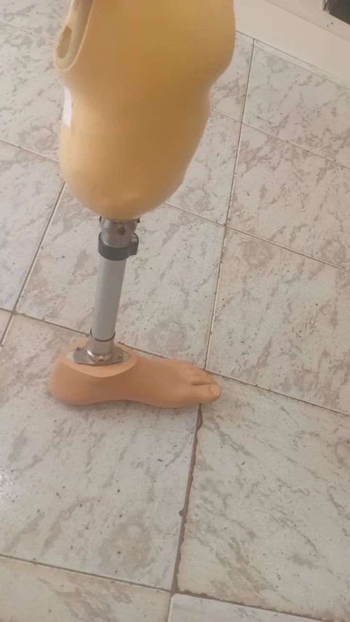 Prótese Transtibial Esquerda - Foto 4