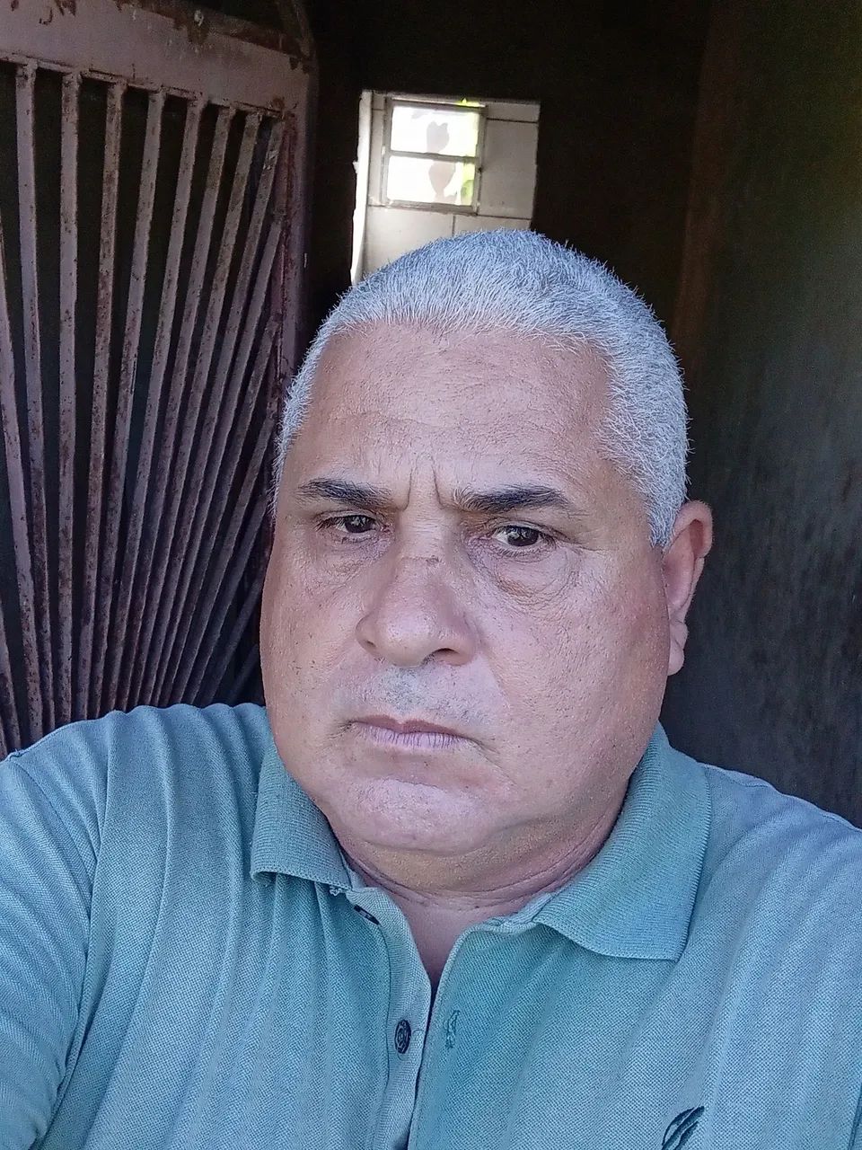 Seralhero. So. Tabalho. Con ferro
