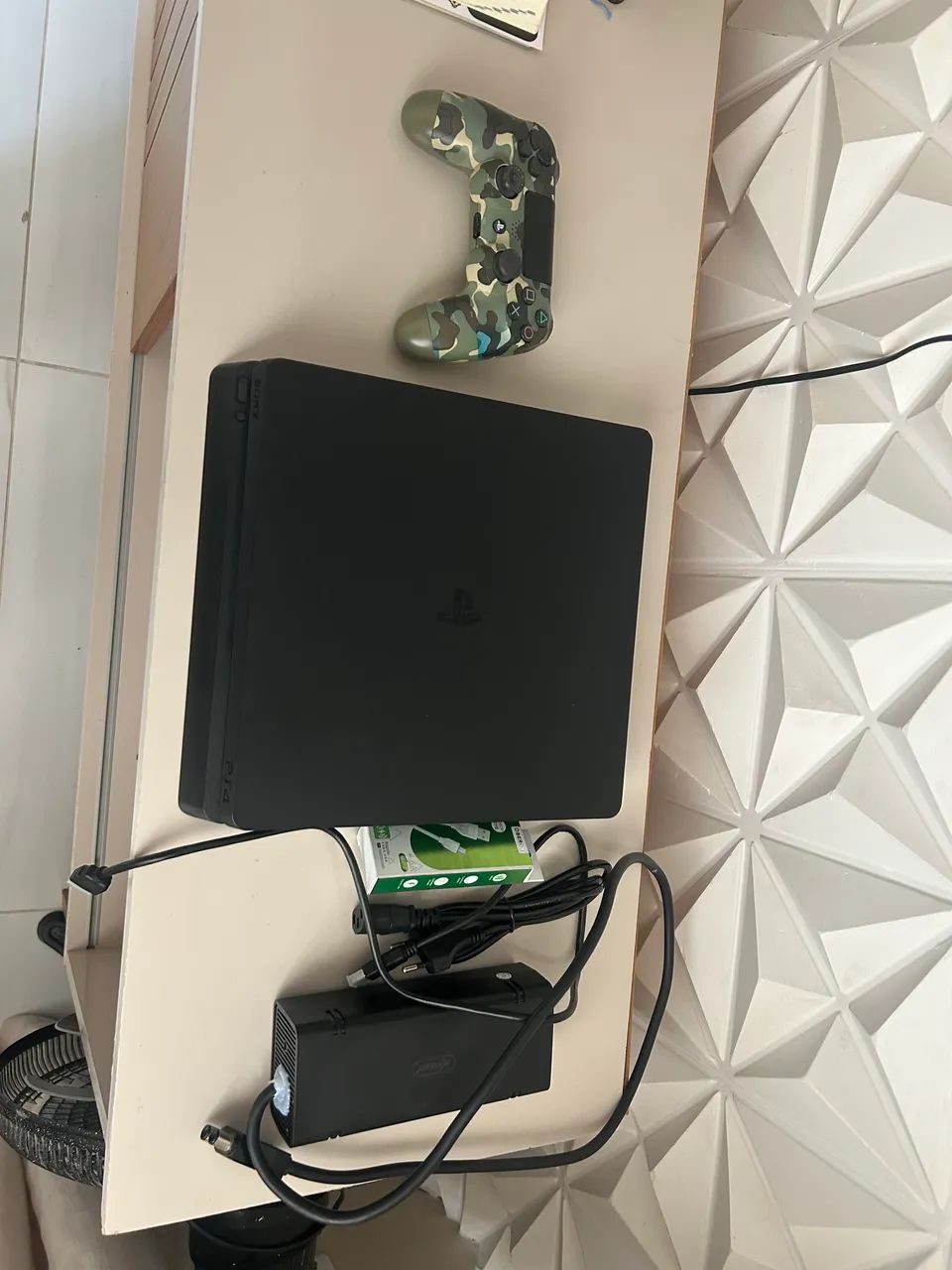 Ps4 slim com fonte extra