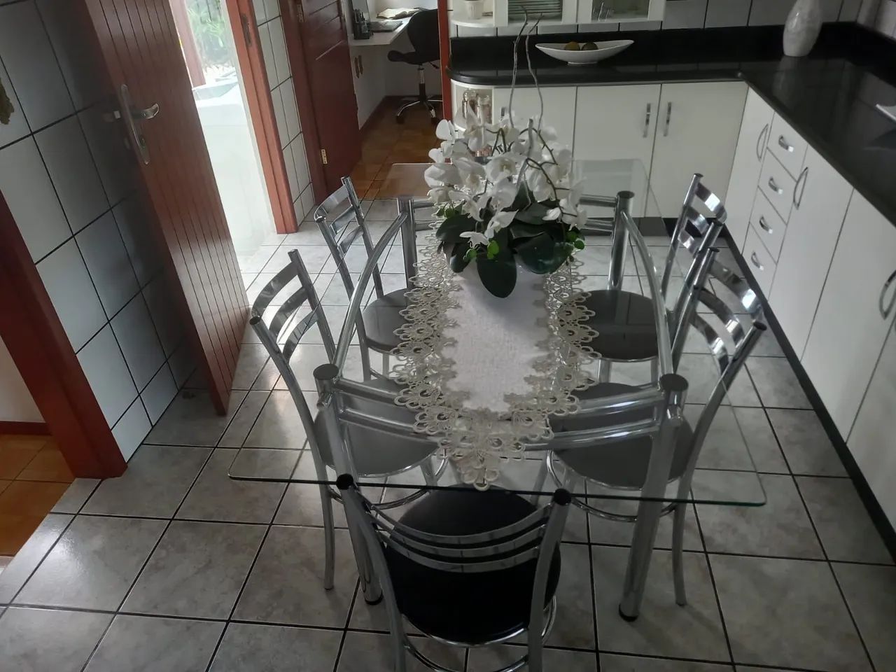 Mesa cozinha com 6 cadeiras