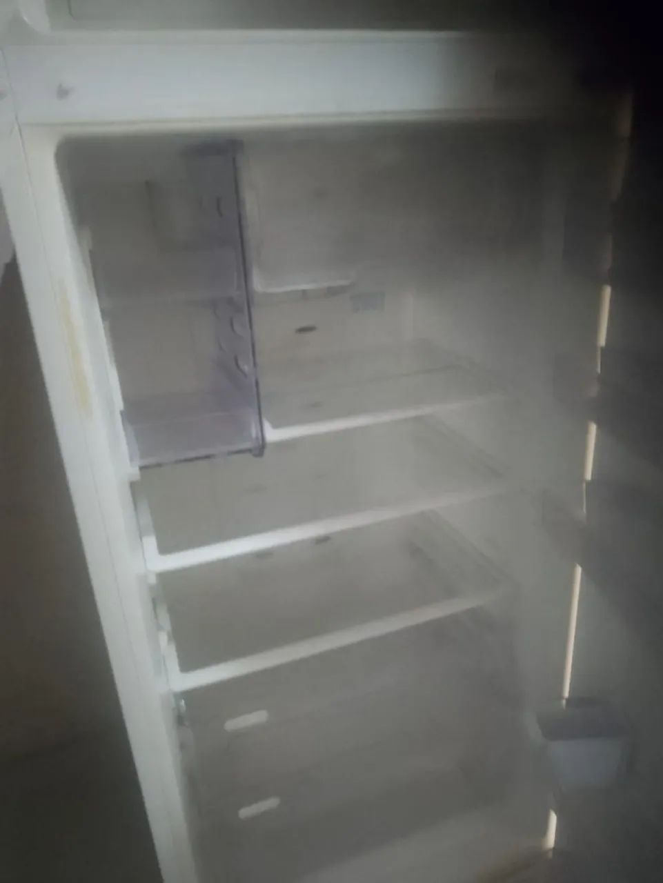 Geladeira Electrolux com defeito - Foto 3
