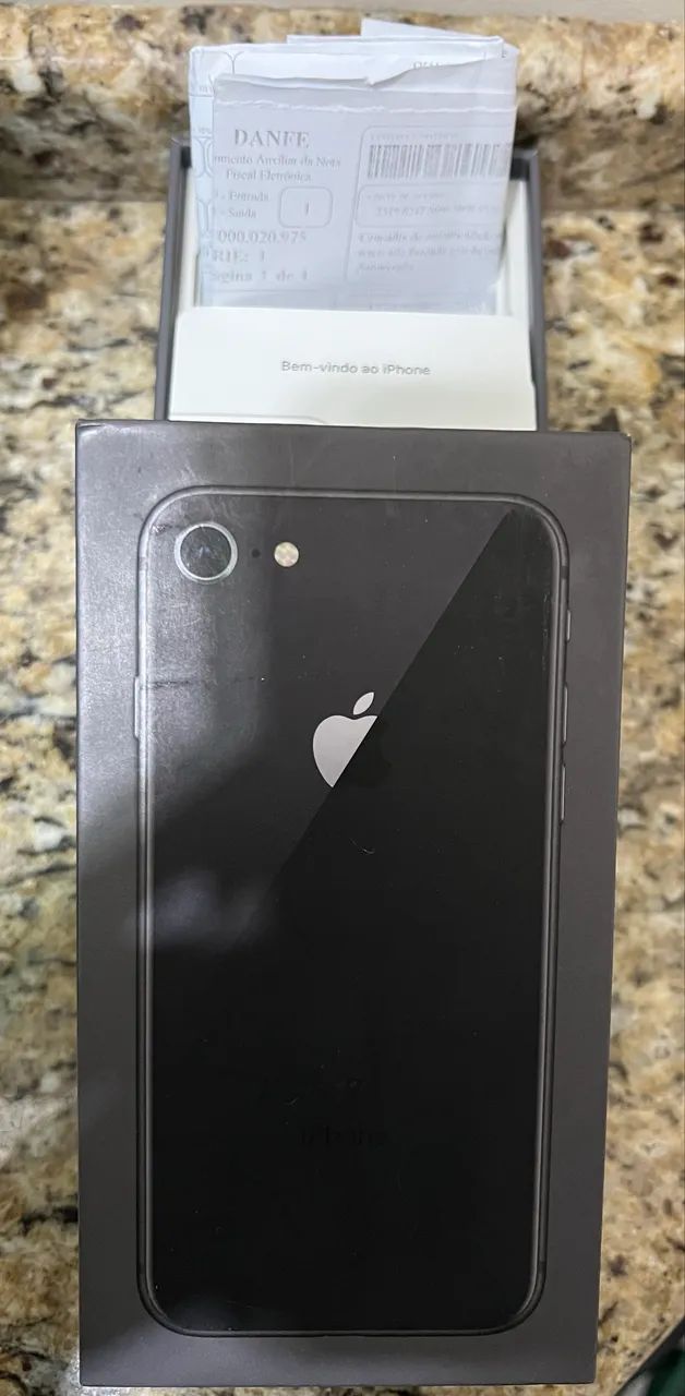 iPhone 8, 64gb original com nota fiscal e caixa  - Foto 2