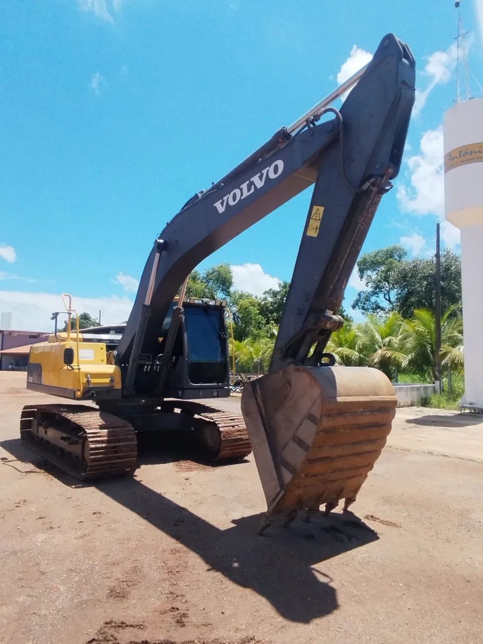 Escavadeira Volvo EC220D ano 2021 - Foto 6