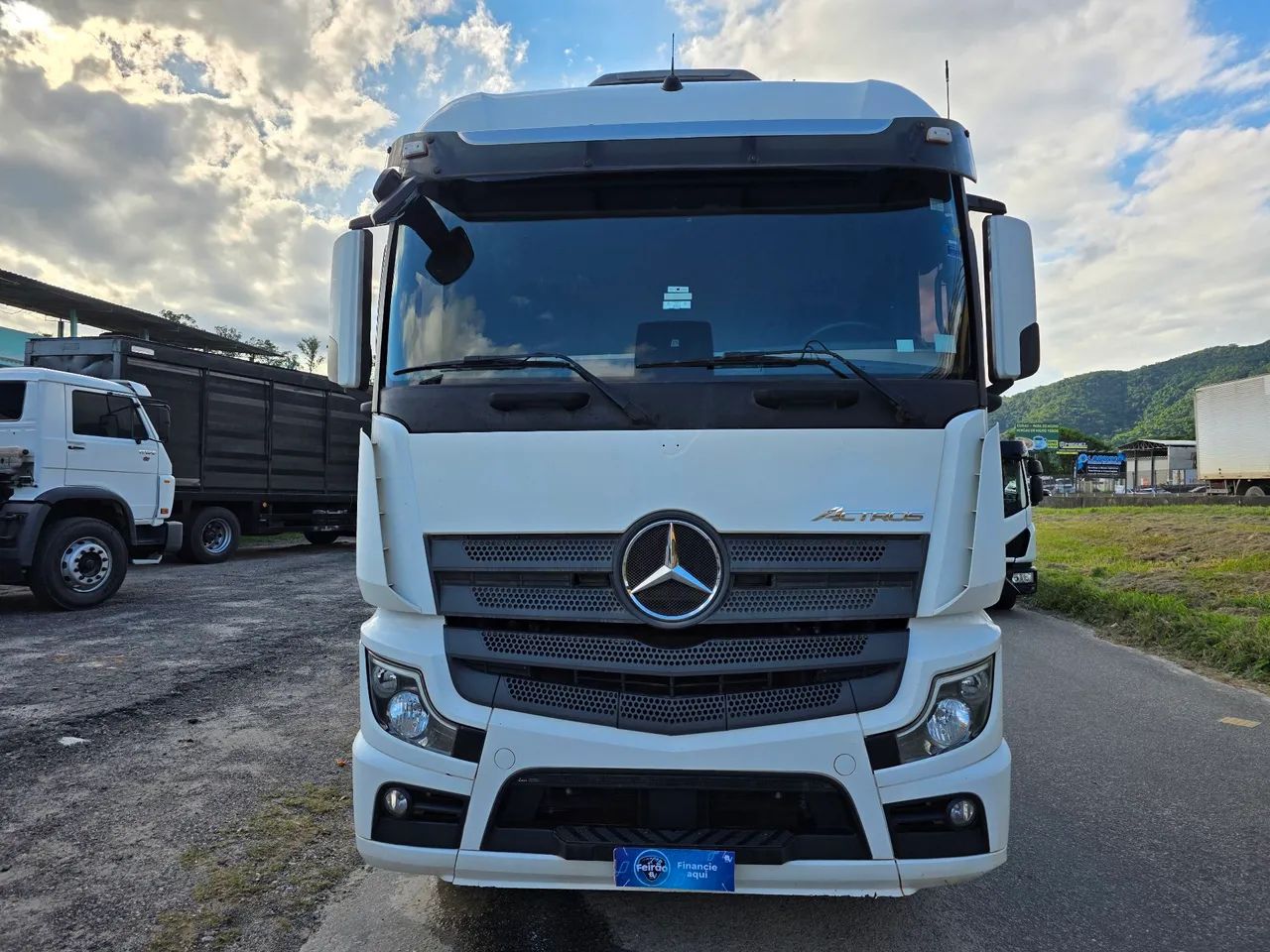 MB Actros modelo 2651 S 6x4 ano 2023 de unico dono pouco uso baixo km rodado 