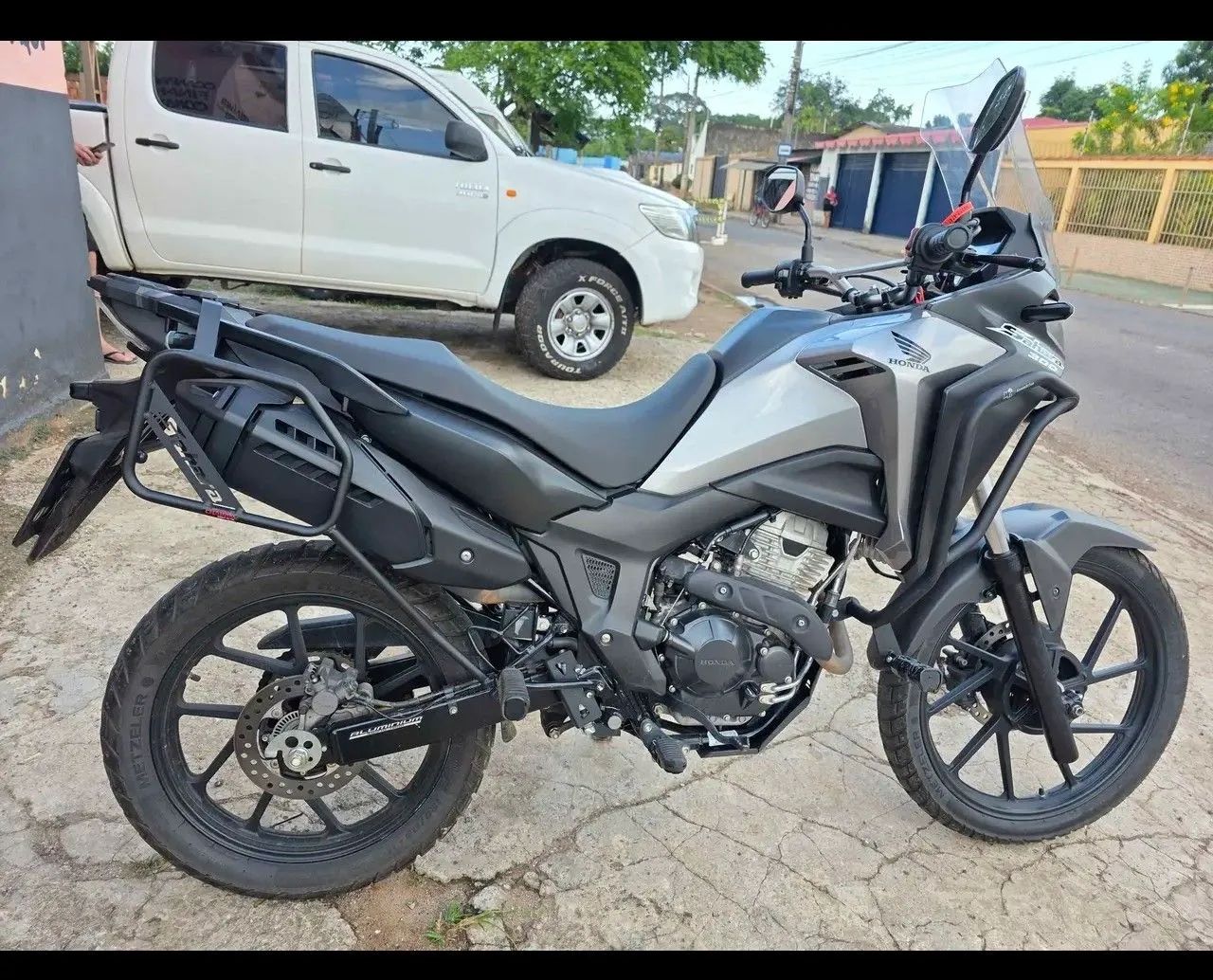 Honda Sahara 300 - Foto 2