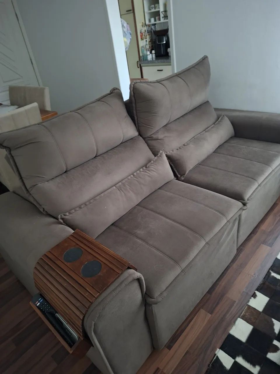Sofá retrátil 2,10 m Suede 