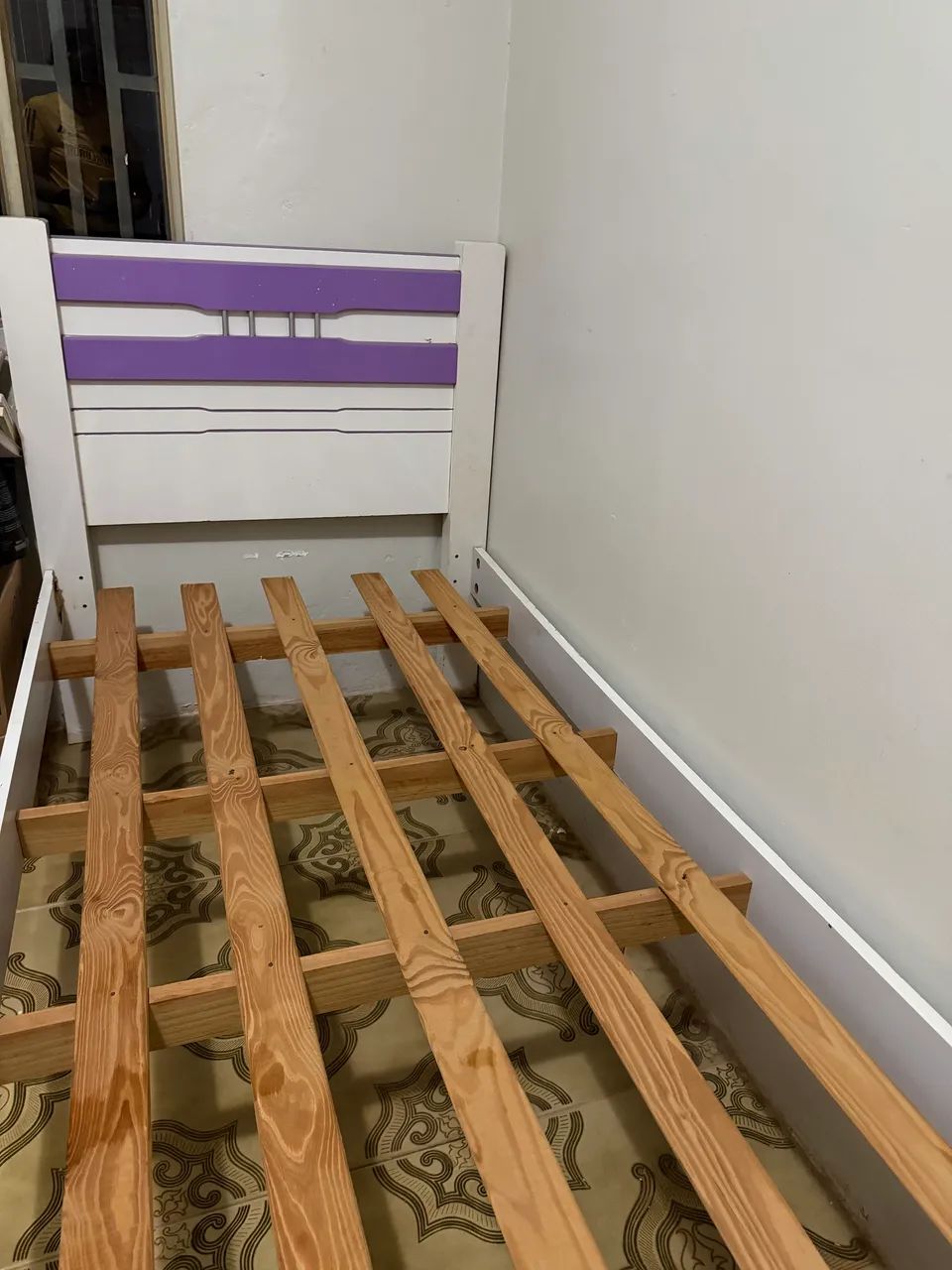 Cama de solteiro com colchão