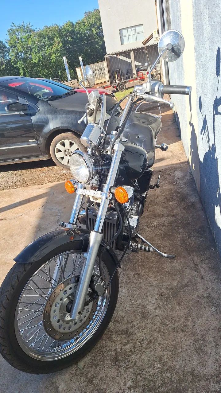 Moto shadow 600