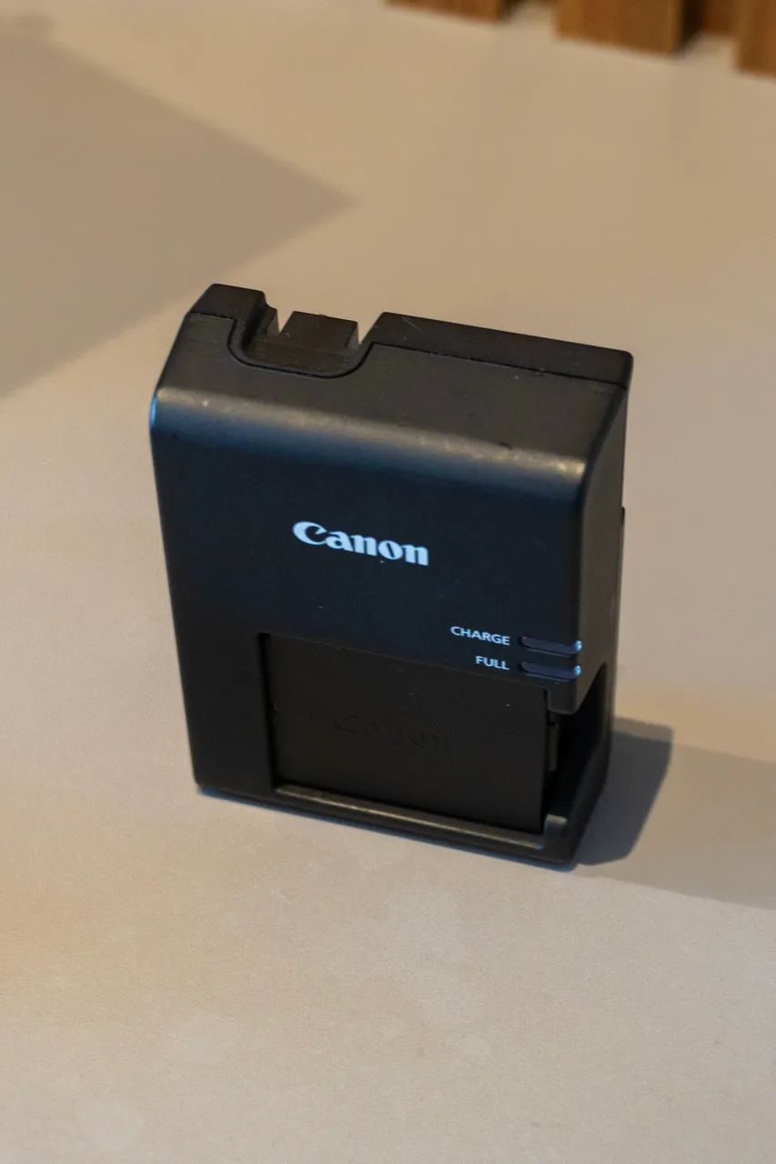 Canon t100 + Lente do kit  - Foto 2