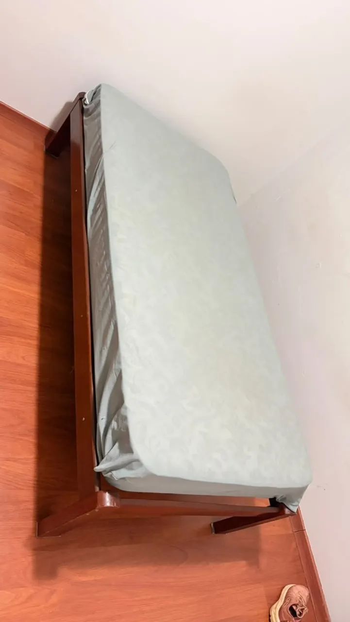 Cama solteiro com colchão 