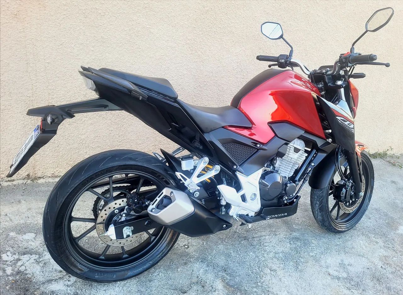 CB 300F TWISTER ABS - 2025 - 8.500 KM - Foto 3