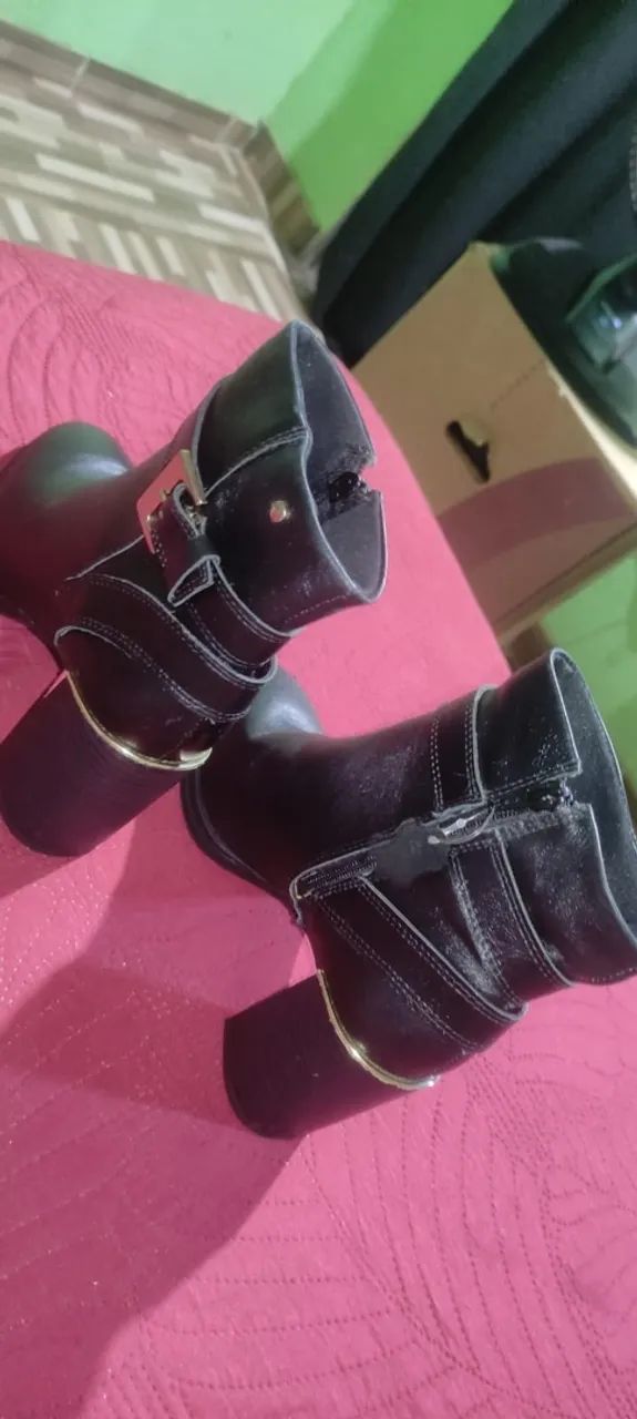 Bota com Salto N/35 - Foto 5